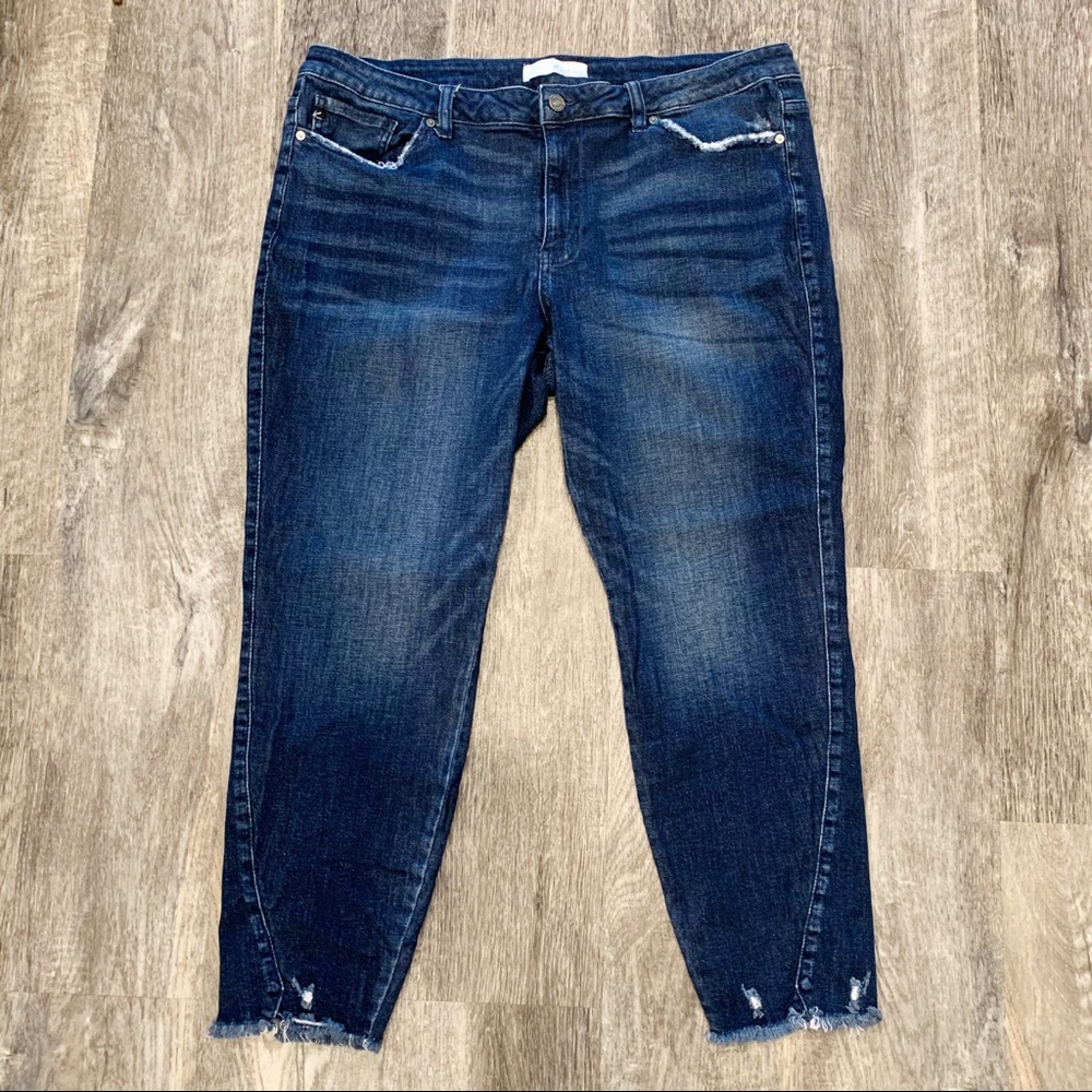 KanCan Lightly Distressed Dark Wash Skinny Jeans